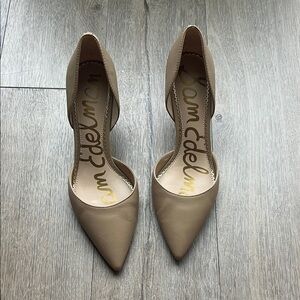 Sam Edelman Women's Beige Pointed Kitten Heels